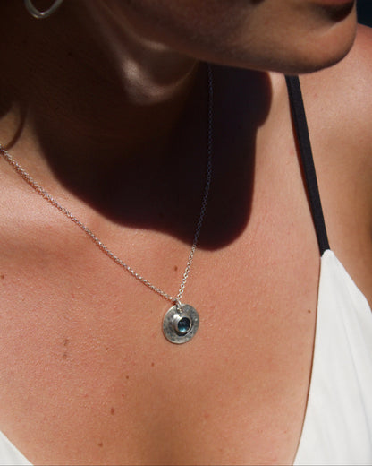 Collar Elara